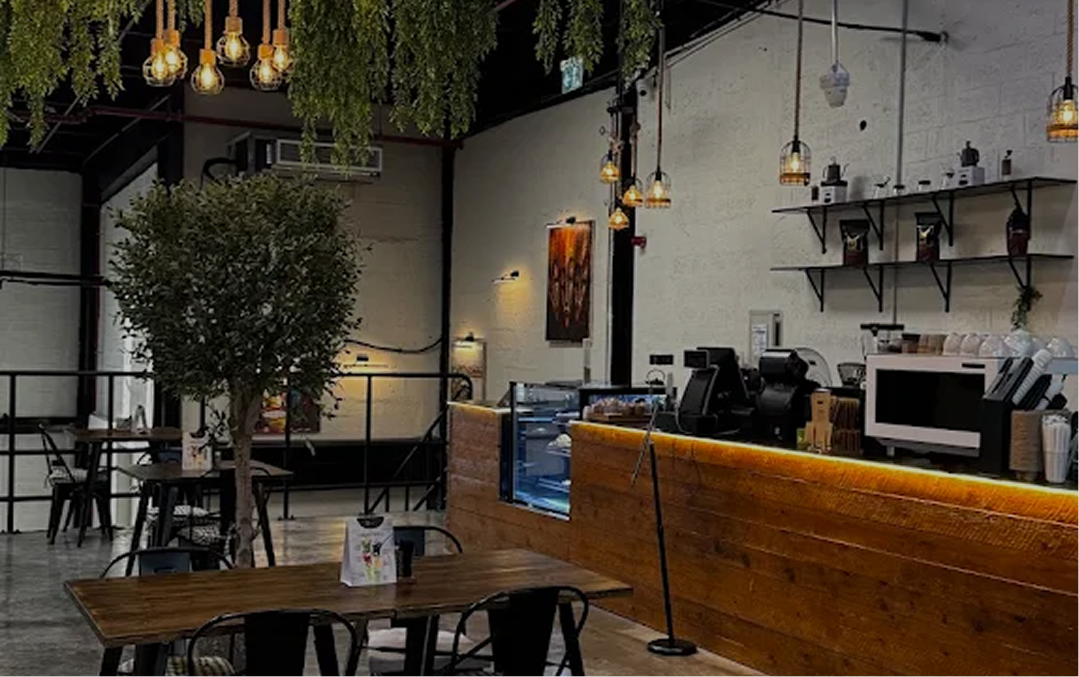 BLUMI CAFE interior 1